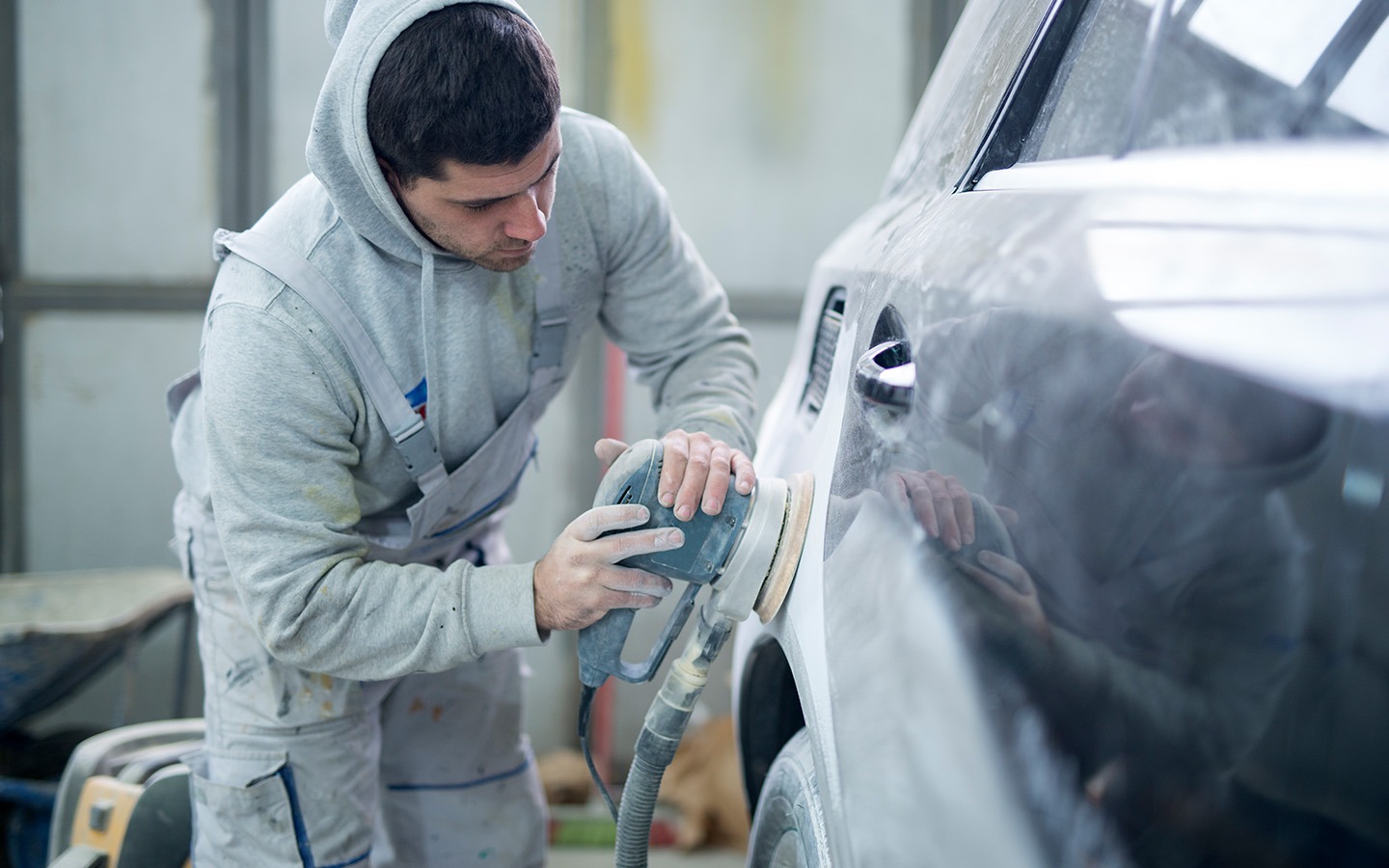Riparazione della carrozzeria presso Officine Gentile